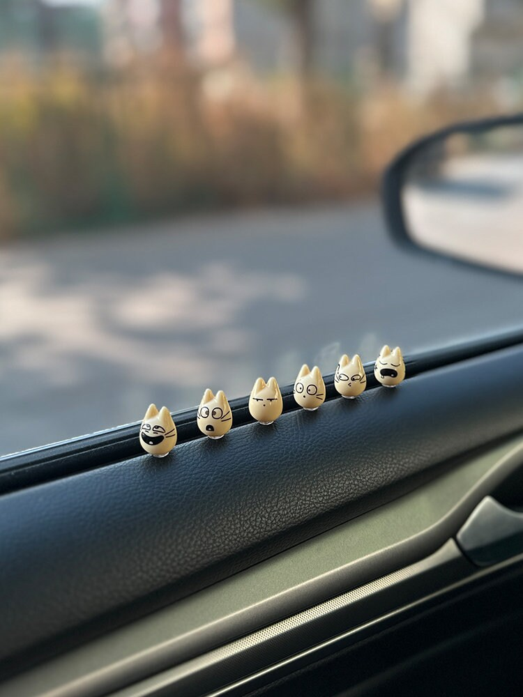 Cute Anime Car Dashboard Decor – Totoro Mini Ornaments