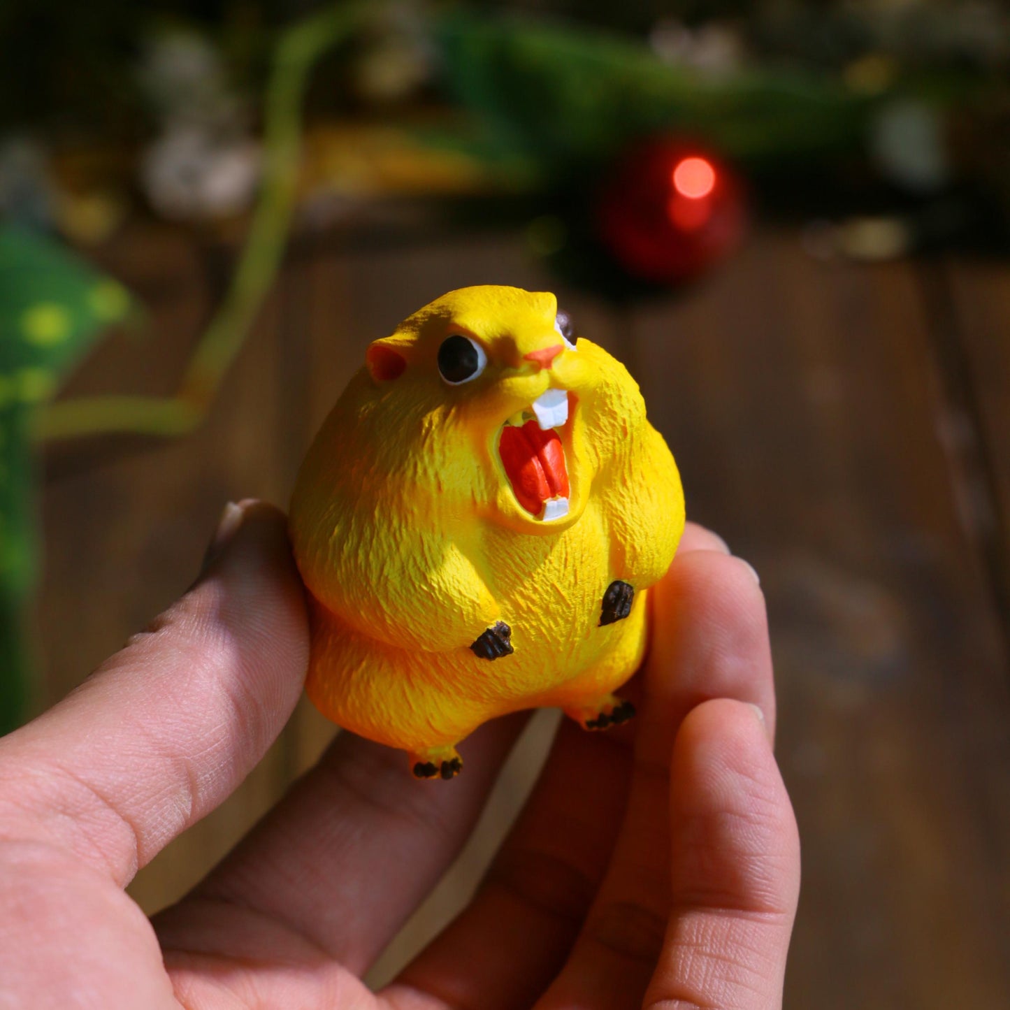 Handcrafted Marmot Figurine – Cute Animal Statue for Car Dashboard or Home Decor
