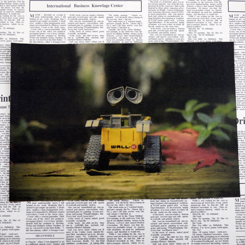 WALL-E Retro Kraft Paper Poster For Your Home Decor & Nostalgic Collector Lovers Gift
